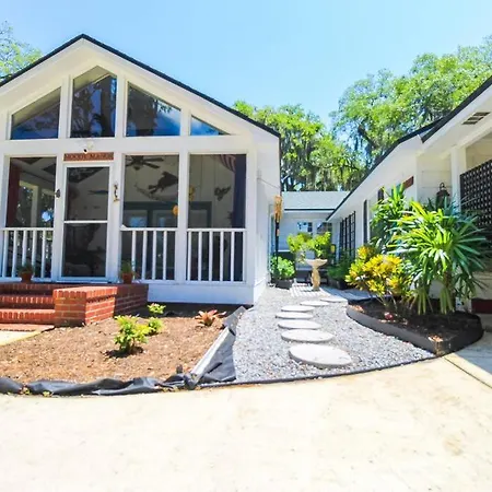 The Mini Moody - Luxurious Home Recently Renovated Close To Beach & Downtown